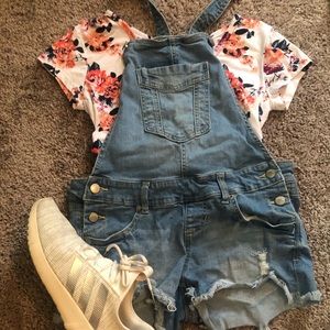 Short overalls